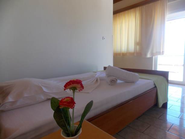 Imagen de la habitación del Hotel Dea, Gjasht&euml;. Foto 2