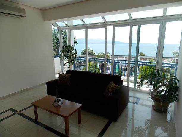 Imagen de los interiores del Hotel Dea, Gjasht&euml;. Foto 20