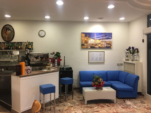 Imagen de los interiores del Hotel Dea della Salute. Foto 16