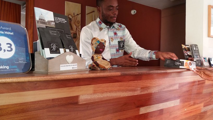 Imagen de los interiores del Hotel D&eacute;tente H&ocirc;tel. Foto 14