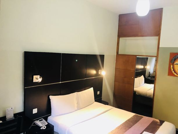 Imagen de la habitación del Hotel D&eacute;tente H&ocirc;tel. Foto 5