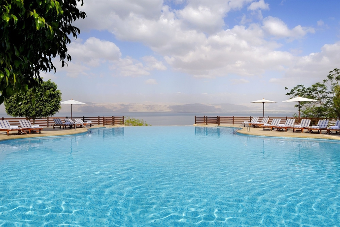 Imagen de la piscina del Hotel Dead Sea Marriott Resort and Spa. Foto 13