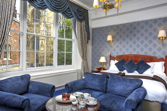 Imagen de la habitación del Hotel Dean Court. Foto 7