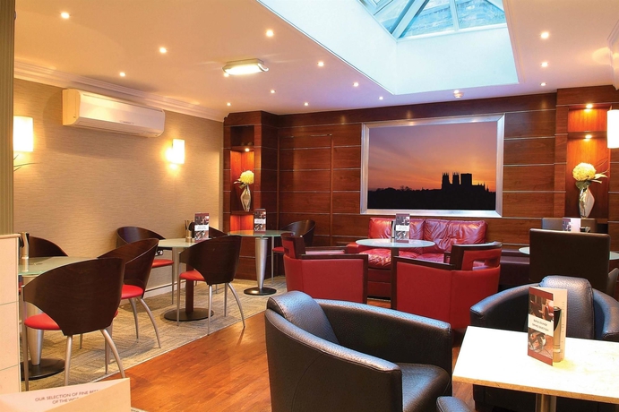 Imagen del bar/restaurante del Hotel Dean Court. Foto 2