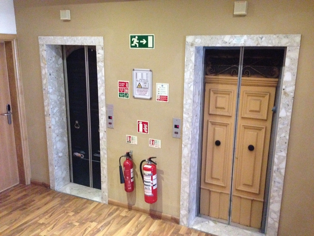 Imagen de los interiores del Hotel Dean Hamlet. Foto 12