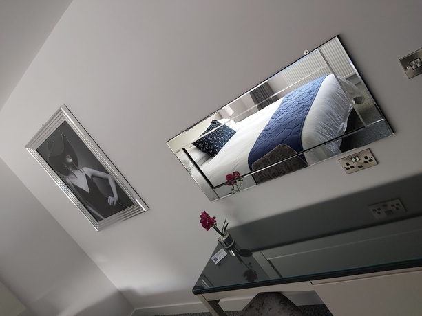 Imagen de la habitación del Hotel Dean Park. Foto 8