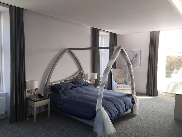 Imagen de la habitación del Hotel Dean Park. Foto 13