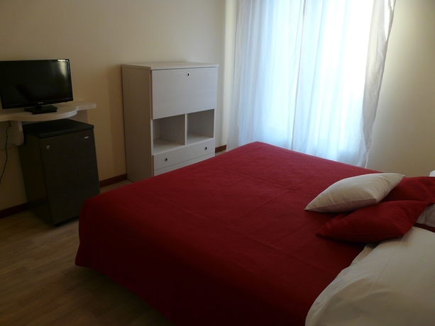 Imagen de la habitación del Hotel Deanna Golf. Foto 2