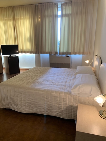 Imagen de la habitación del Hotel Deanna Golf. Foto 10