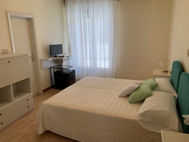 Imagen de la habitación del Hotel Deanna Golf. Foto 14