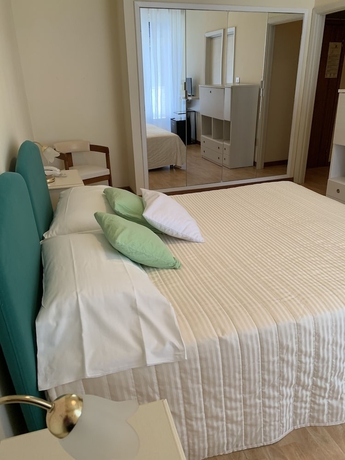 Imagen de la habitación del Hotel Deanna Golf. Foto 15