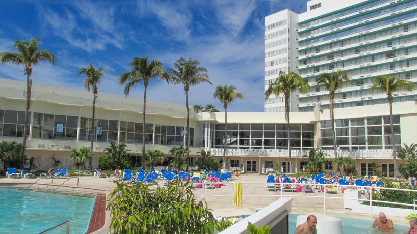 Imagen de los exteriores del Hotel Deauville Beach Resort. Foto 5