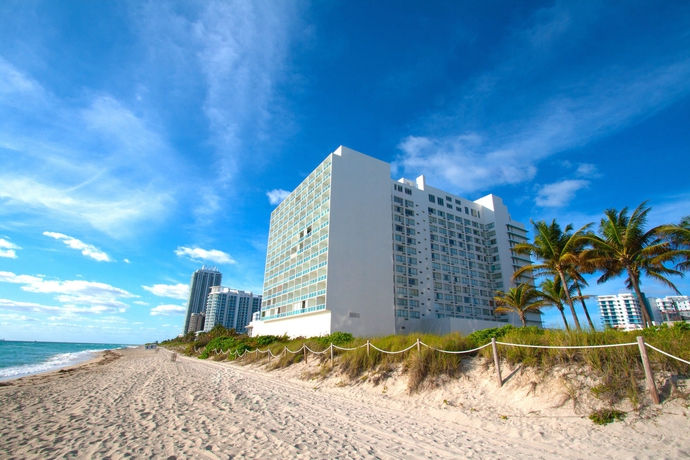 Imagen de los exteriores del Hotel Deauville Beach Resort. Foto 8