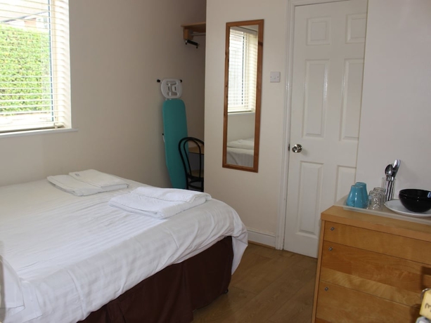 Imagen de la habitación del Hotel Debden Guest House. Foto 5