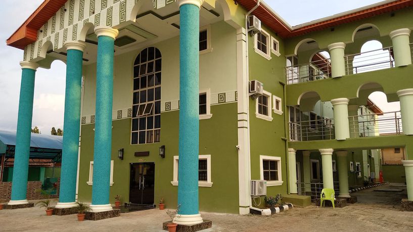 Imagen general del Hotel De'bliss Gold And Suite. Foto 2