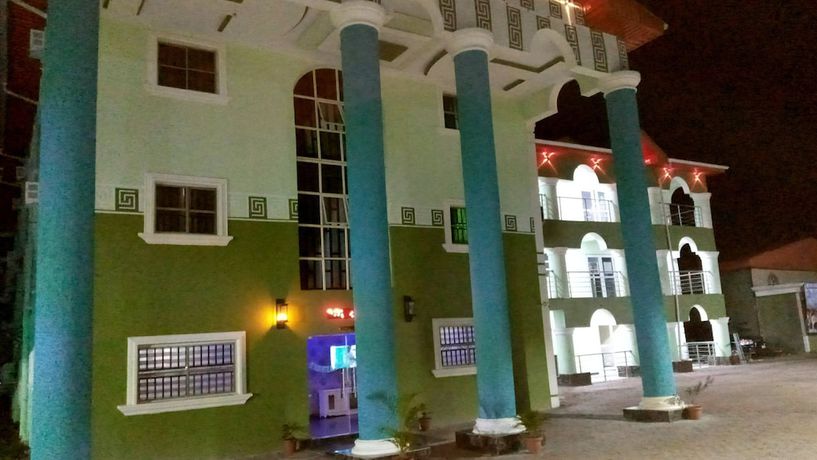 Imagen general del Hotel De'bliss Gold And Suite. Foto 3