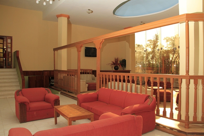 Imagen de los interiores del Hotel Debliz. Foto 5