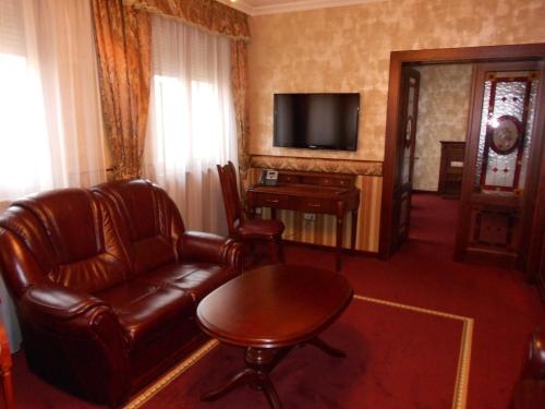 Imagen de la habitación del Hotel Debrecen. Foto 9