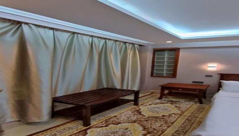 Imagen de la habitación del Hotel Decale Palace. Foto 20