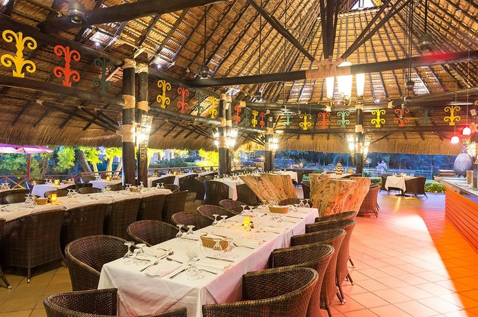 Imagen del bar/restaurante del Hotel Decameron Baru - All Inclusive. Foto 2