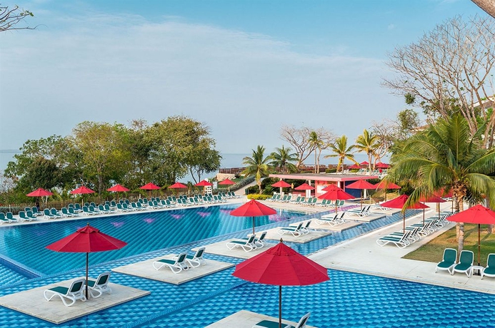 Imagen de la piscina del Hotel Decameron Baru - All Inclusive. Foto 13
