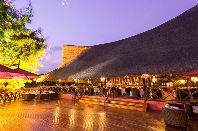 Imagen del bar/restaurante del Hotel Decameron Baru - All Inclusive. Foto 4