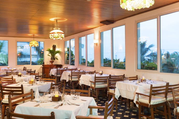 Imagen del bar/restaurante del Hotel Decameron Cartagena All Inclusive. Foto 3