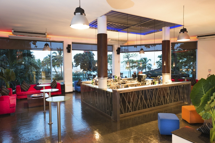 Imagen del bar/restaurante del Hotel Decameron Cartagena All Inclusive. Foto 8