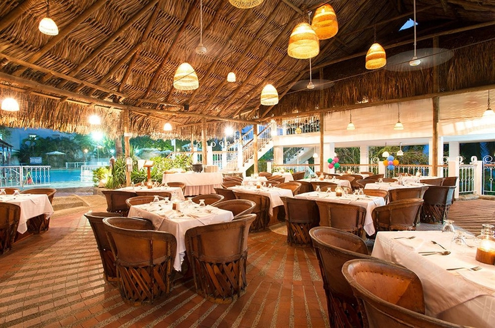 Imagen del bar/restaurante del Hotel Decameron Galeon - All Inclusive. Foto 3