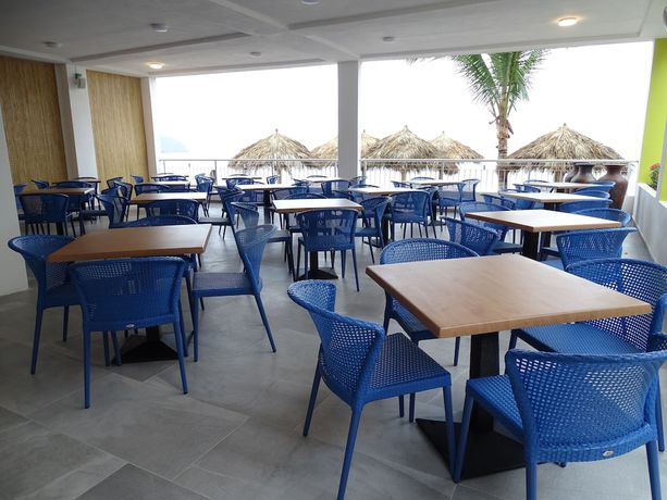 Imagen del bar/restaurante del Hotel Decameron Isla Coral. Foto 4