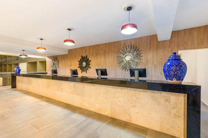 Imagen de los interiores del Hotel Decameron Isla Coral. Foto 13