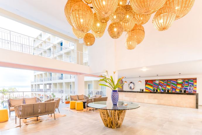 Imagen de los interiores del Hotel Decameron La Marina Guayabitos, Ramada All-Inclusive Resort. Foto 11