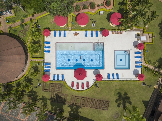 Imagen de la piscina del Hotel Decameron Las Heliconias. Foto 18