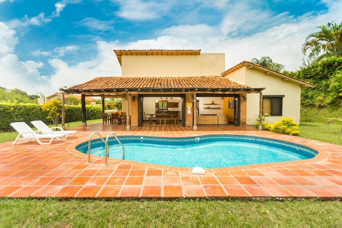 Imagen de la piscina del Hotel Decameron Panaca All Inclusive. Foto 13