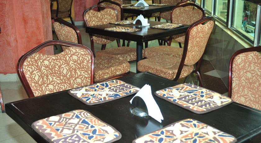 Imagen general del Hotel Decasa. Foto 6