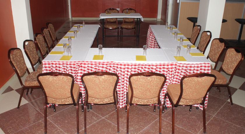 Imagen general del Hotel Decasa. Foto 8