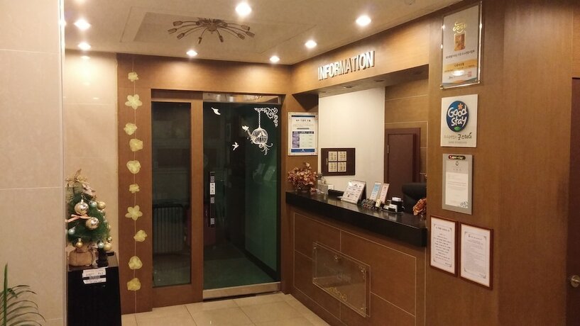Imagen de los interiores del Hotel December, Jeju. Foto 15