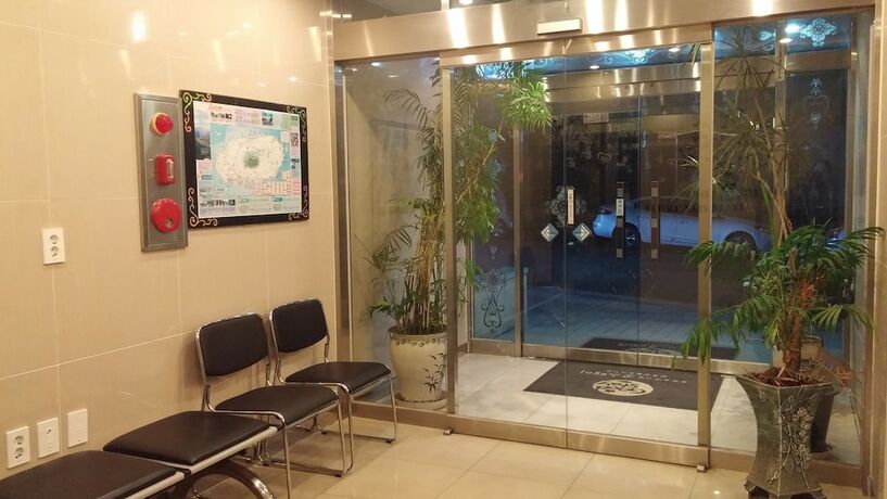 Imagen de los interiores del Hotel December, Jeju. Foto 19