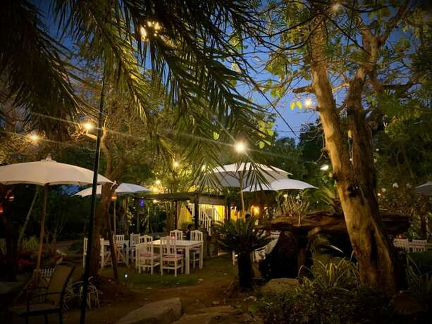 Imagen del bar/restaurante del Hotel December Villasandspa. Foto 11