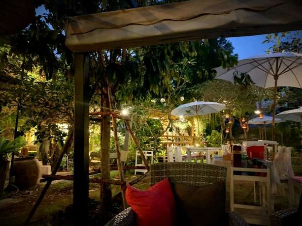 Imagen del bar/restaurante del Hotel December Villasandspa. Foto 13