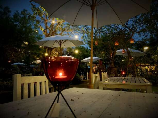 Imagen del bar/restaurante del Hotel December Villasandspa. Foto 14