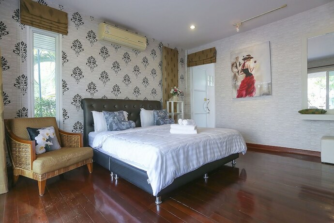 Imagen de la habitación del Hotel December Villasandspa. Foto 17