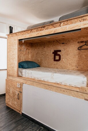 Imagen general del Hotel Deck Lodge - Hostel. Foto 11