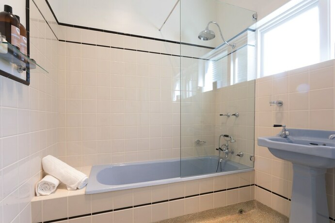Imagen de la habitación del Hotel Deco Beach Luxury Apartments. Foto 13