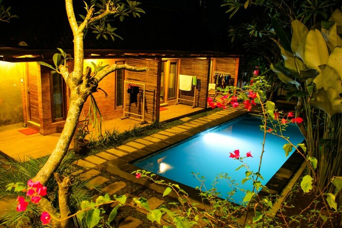 Imagen de la piscina del Hotel Dedeane Ubud. Foto 36