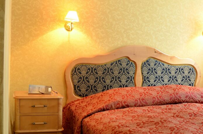 Imagen de la habitación del Hotel Dedek Park. Foto 4