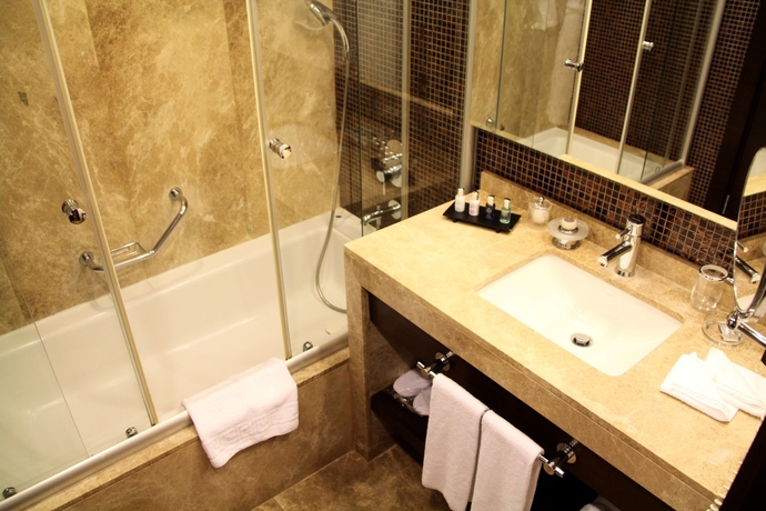 Imagen de la habitación del Hotel Dedeman Istanbul. Foto 6