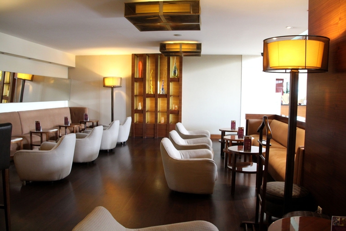 Imagen del bar/restaurante del Hotel Dedeman Istanbul. Foto 2