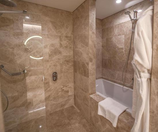 Imagen de la habitación del Hotel Dedeman Kartepe. Foto 8