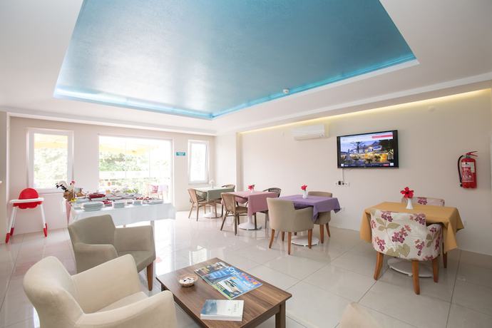 Imagen de los interiores del Hotel Dedeminn Marina. Foto 14